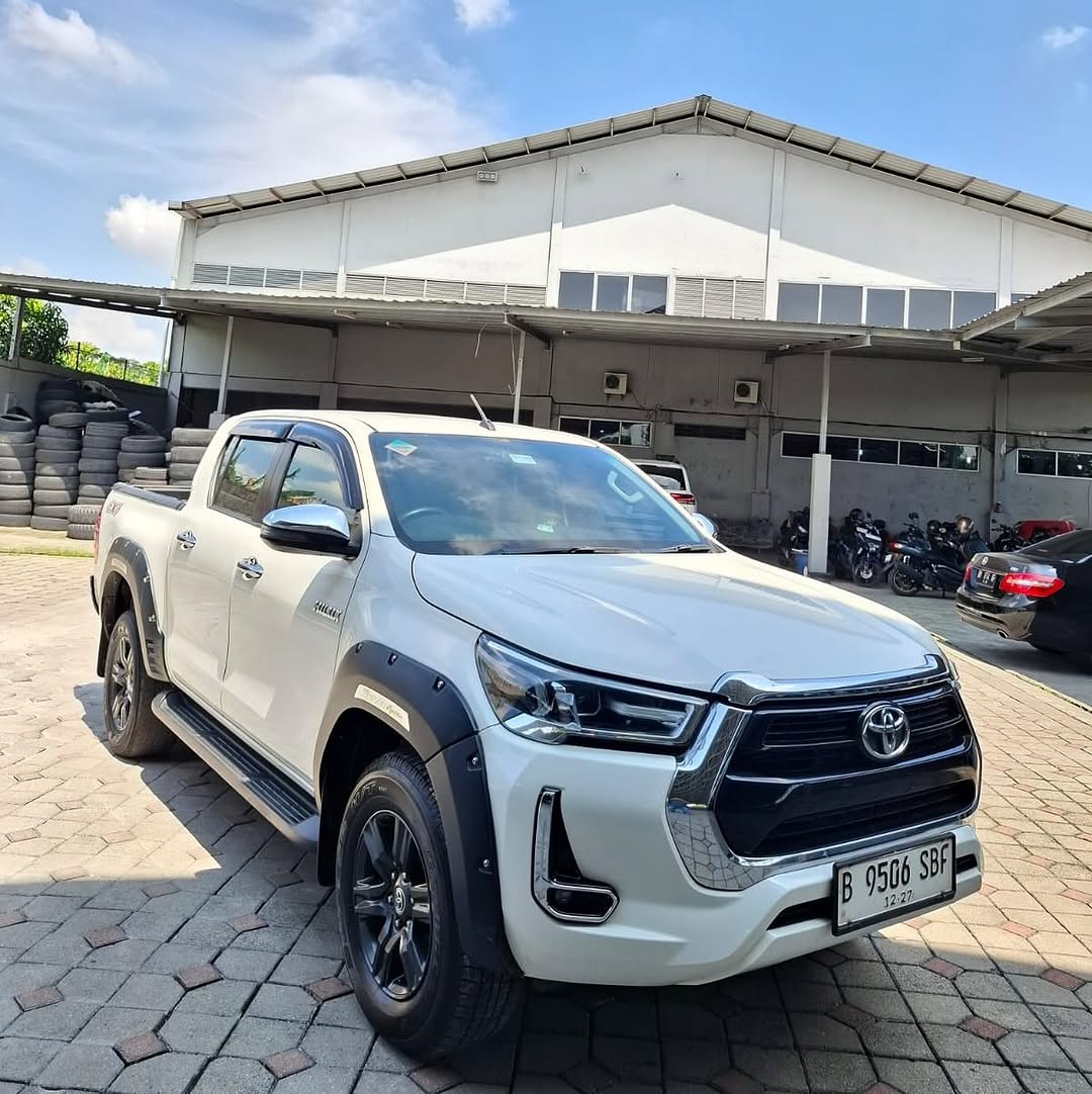 TOYOTA HILUX DC V 4X4 AT 