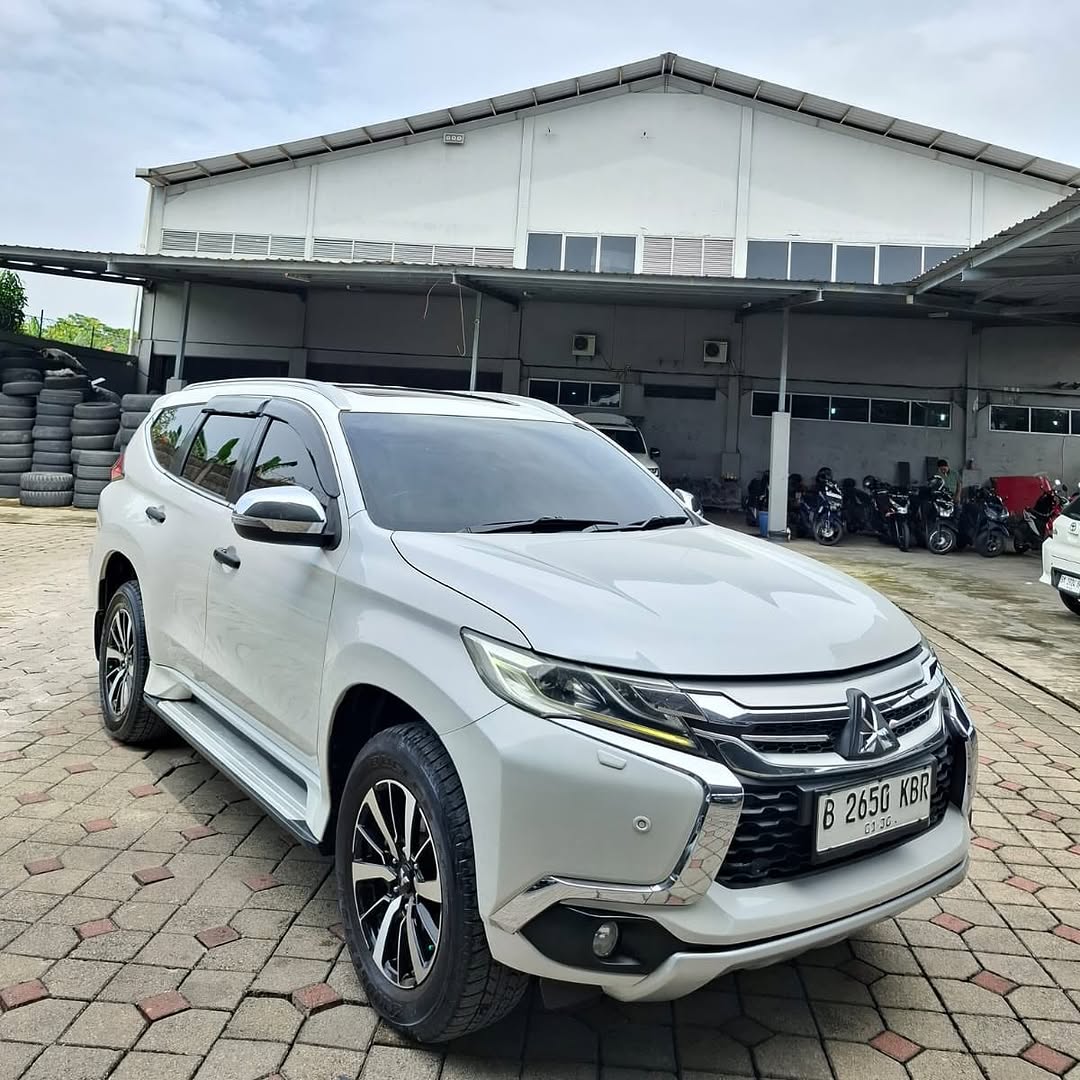 MITSUBISHI PAJERO DAKAR 4X2 AT  Suv