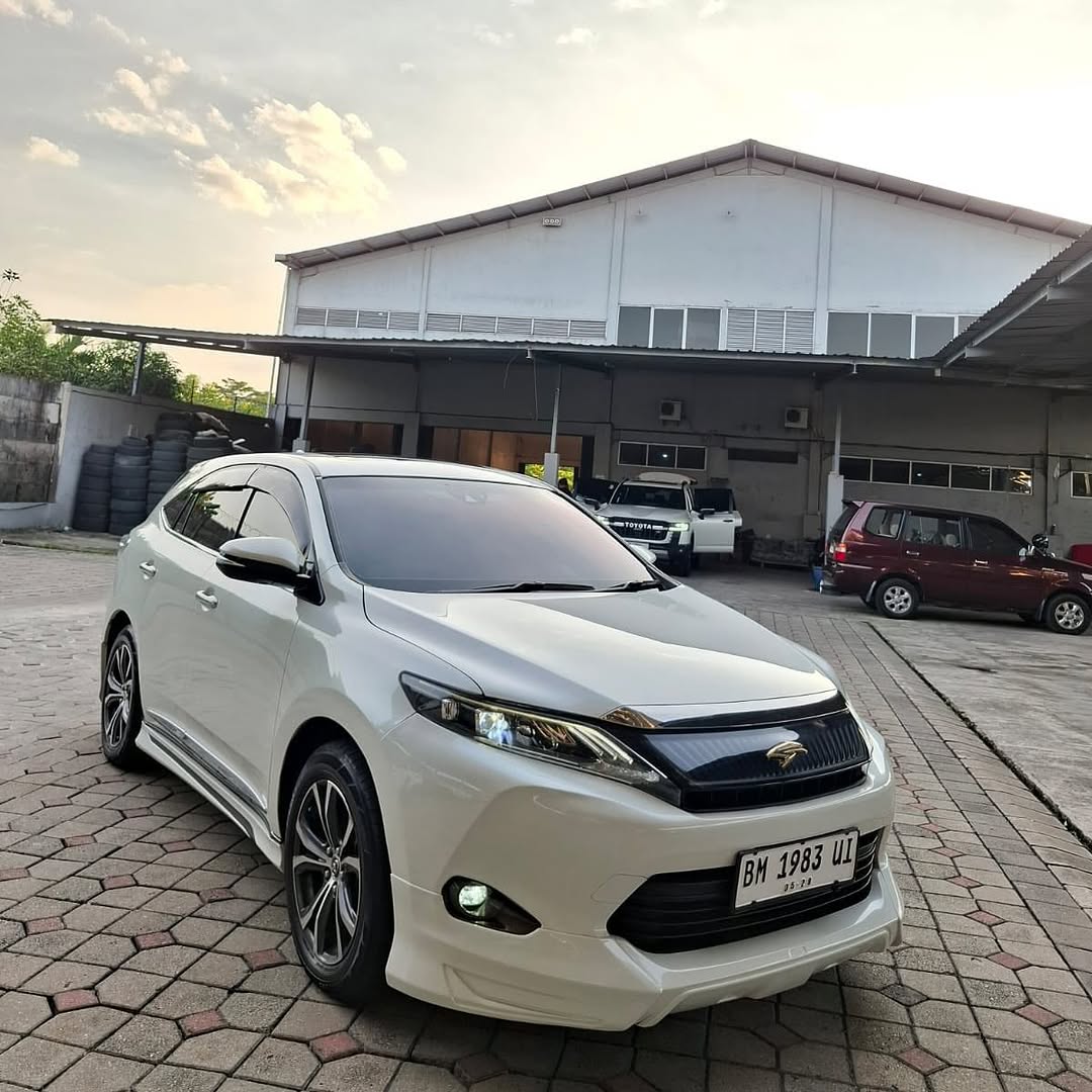 TOYOTA HARRIER 2.0 ADVANCE AT 