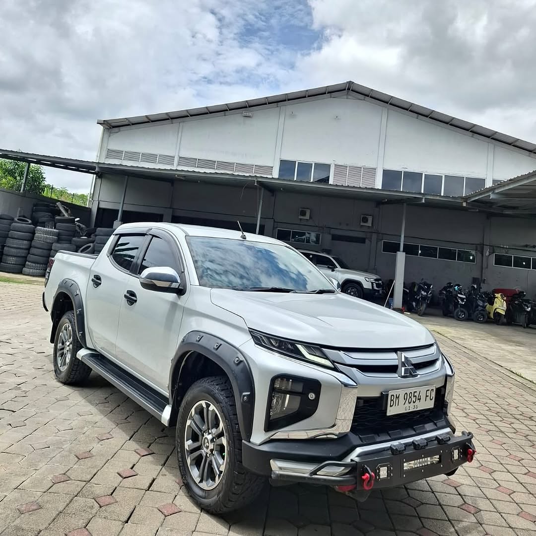 MITSUBISHI TRITON ULTIMATE 4X4 AT Truck picap