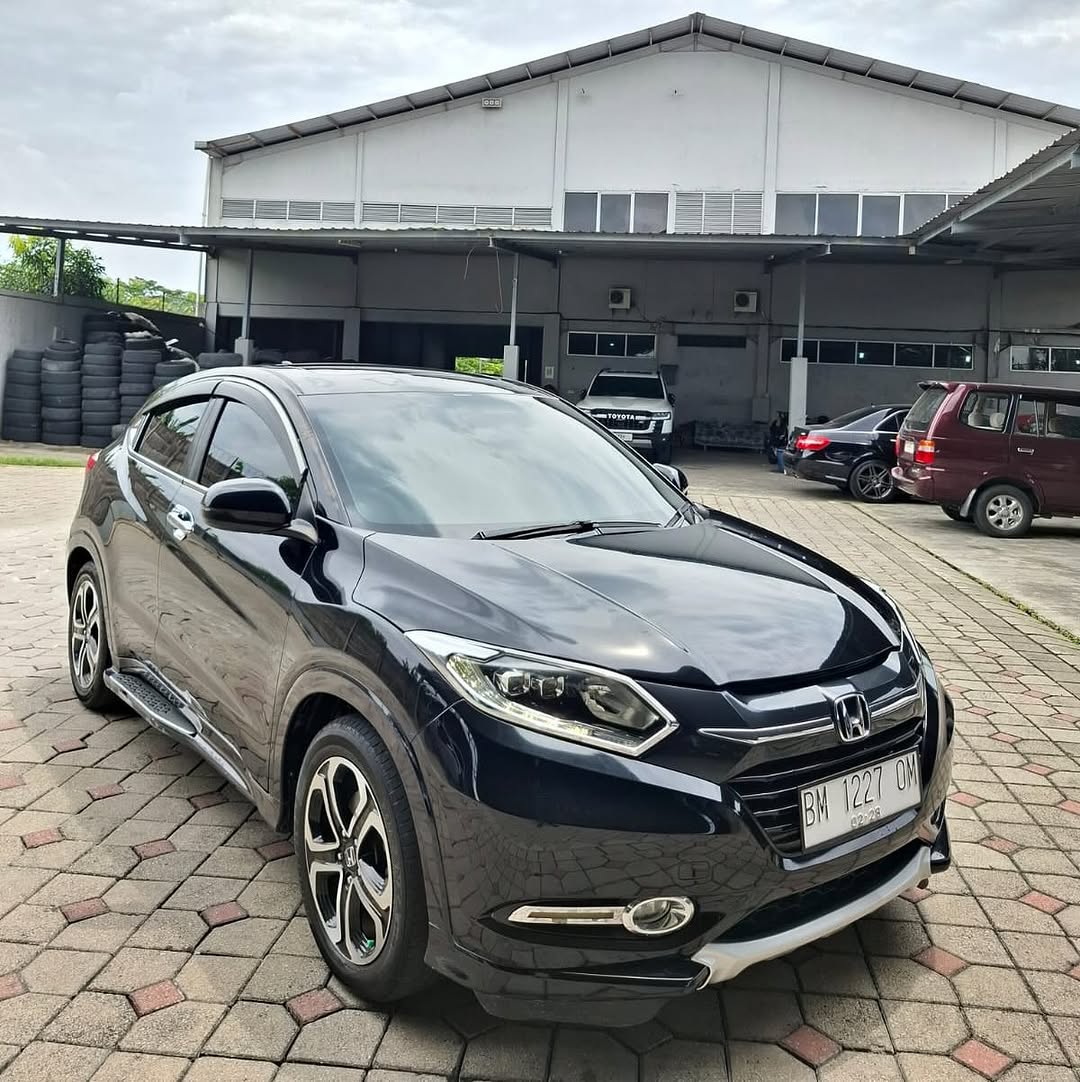 HONDA HRV 1.8 PRESTIGE CVT AT 
